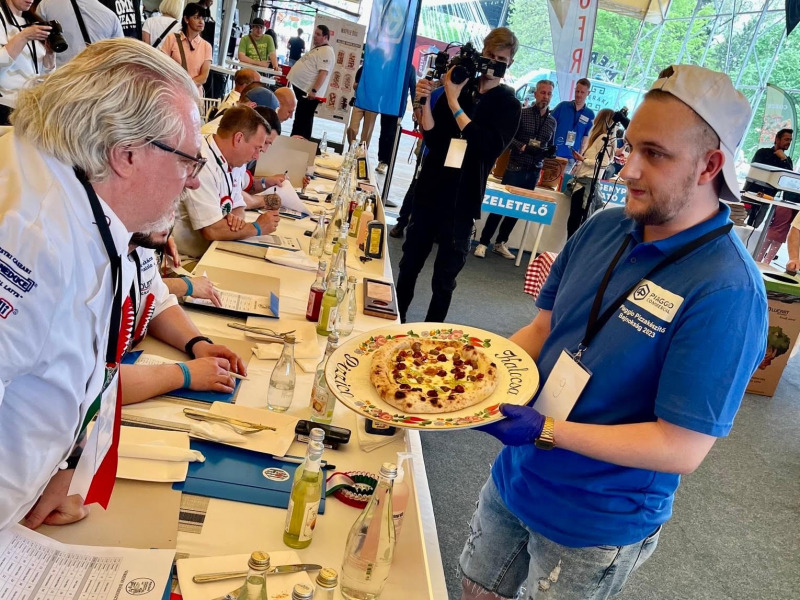 Országos bajnokságon mutatkozott be a Kalocsai Hungarikumok pizza